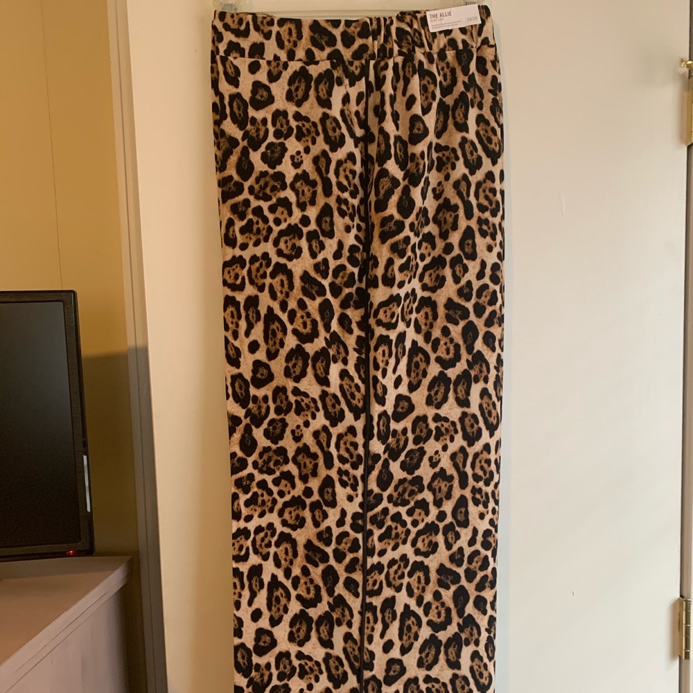 NWT Lane Bryant leopard print wide leg pants